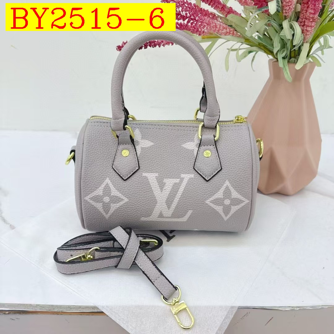 30$ dh LV 135 Shoulder bag size 20X12X5 cm 91604223007 BY2515 gallery