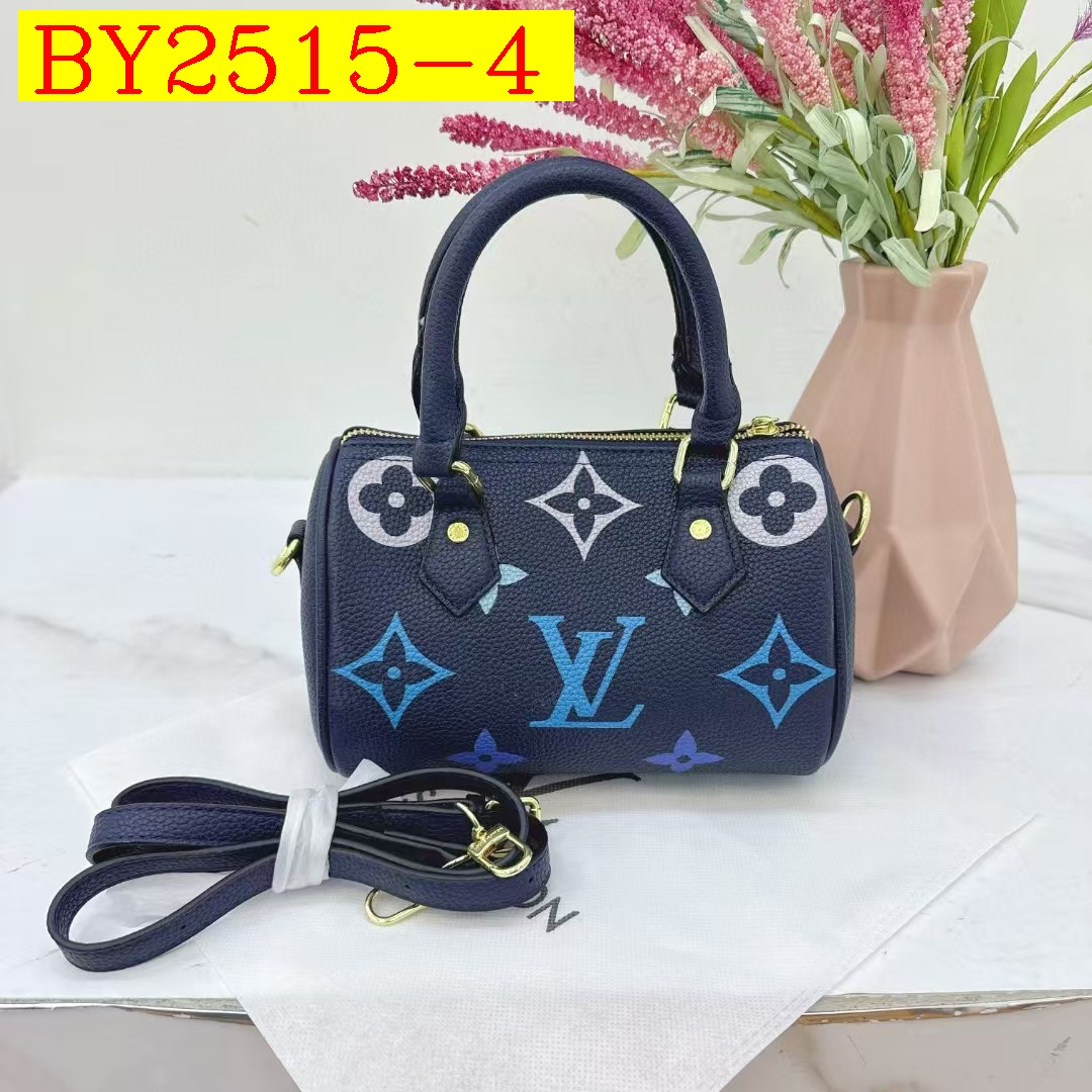 30$ dh LV 135 Shoulder bag size 20X12X5 cm 91604223007 BY2515 gallery