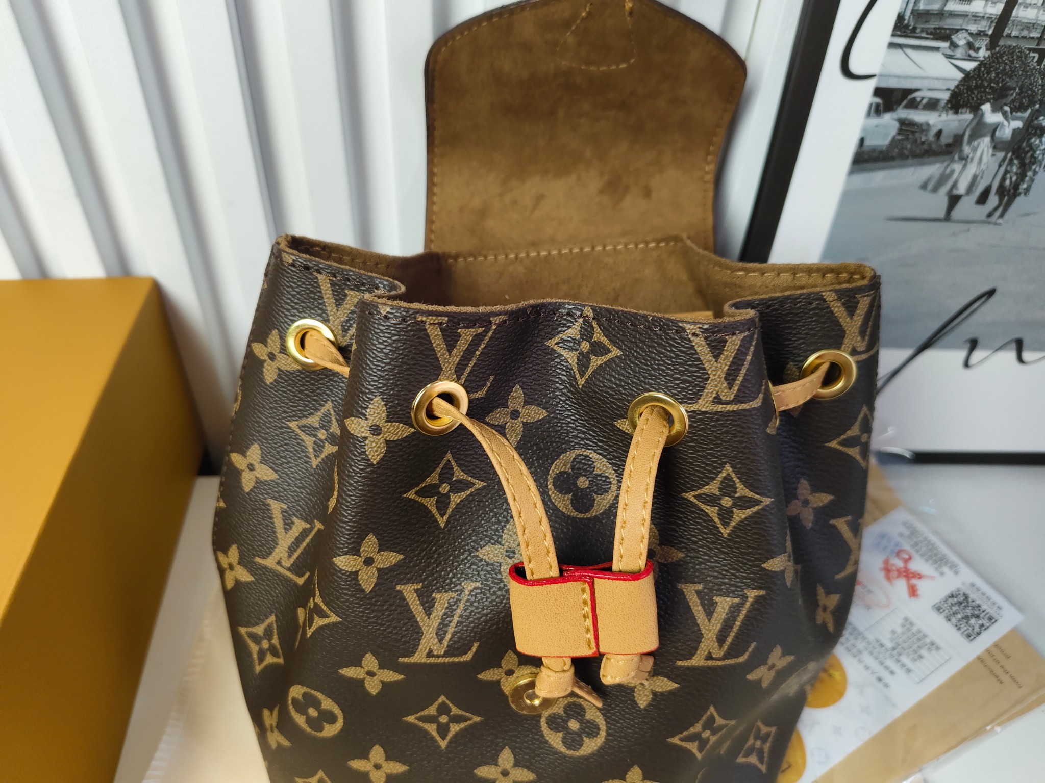30$ dh LV 8052 Shoulder bag size 20X20X11 cm 61305223103 BY2469 gallery