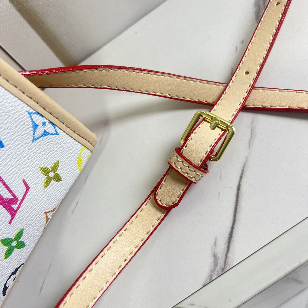 30$ dh LV 8913 Shoulder bag size 26X20X11 cm 70495823100 BY2427 gallery