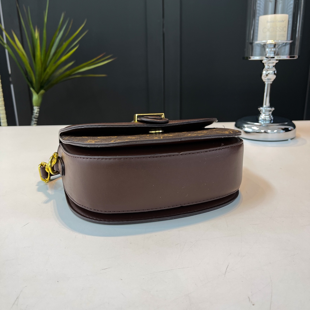 30$ dh LV 9005-1 Shoulder bag size 20X16X8 cm 50294623008 BY2669 gallery