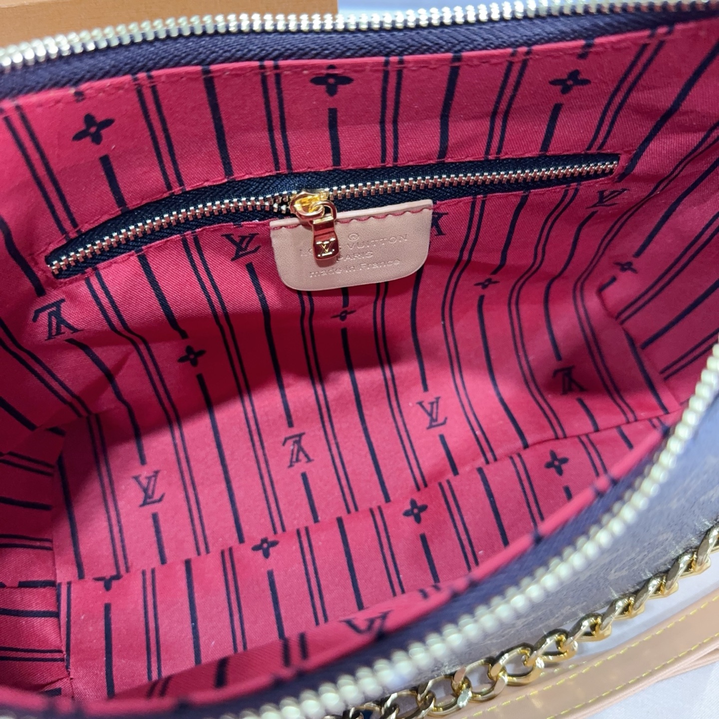 30$ dh LV 9018 Shoulder bag size 30X19X10 cm 60593423007 BY2301 gallery