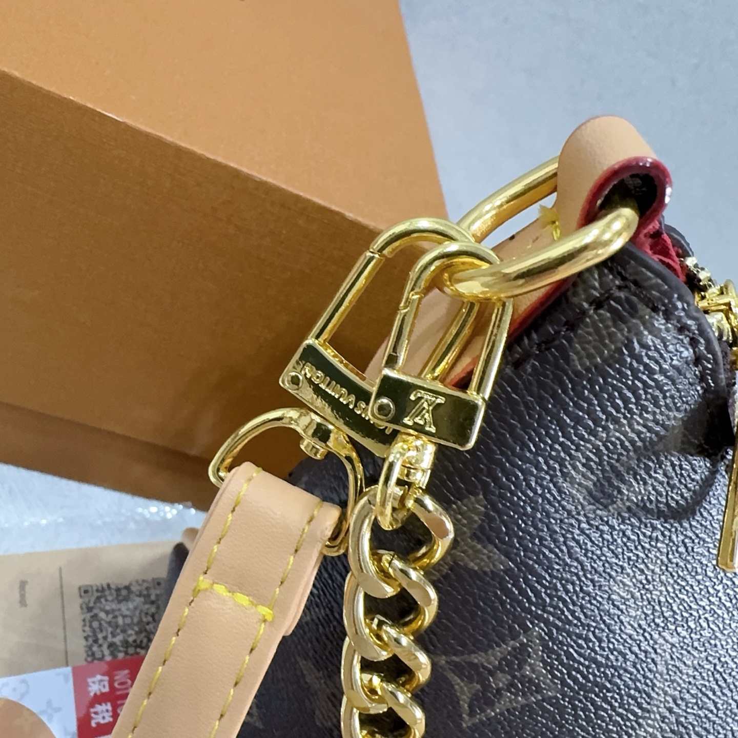 30$ dh LV 9018 Shoulder bag size 30X19X10 cm 60593423007 BY2301 gallery