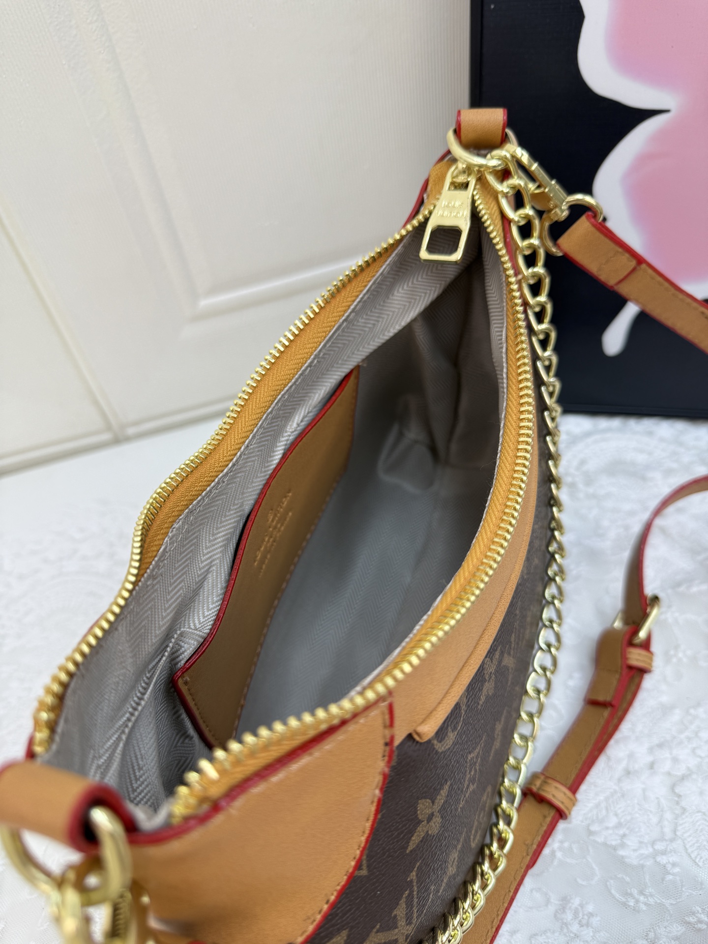30$ dh LV JYH8617 Shoulder bag size 25x19x8 cm 60592423007 BY2589 gallery