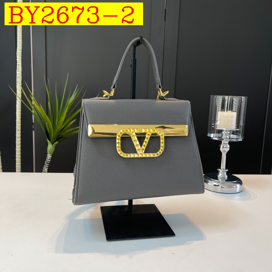 30$ dh Valentino 9065 Shoulder bag size 25X19X10 cm 50296423103 BY2673 gallery