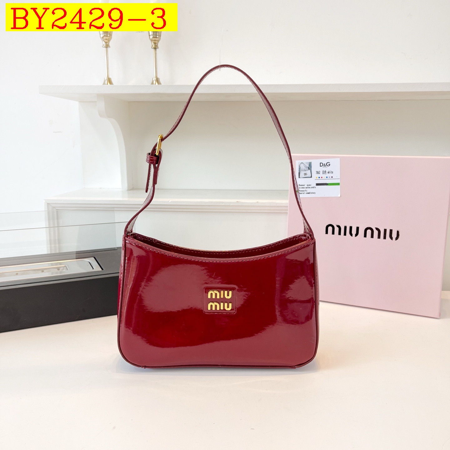 30$ dh miumiu 7861 Shoulder bag size 23X15X6 cm 50293623008 BY2429 gallery
