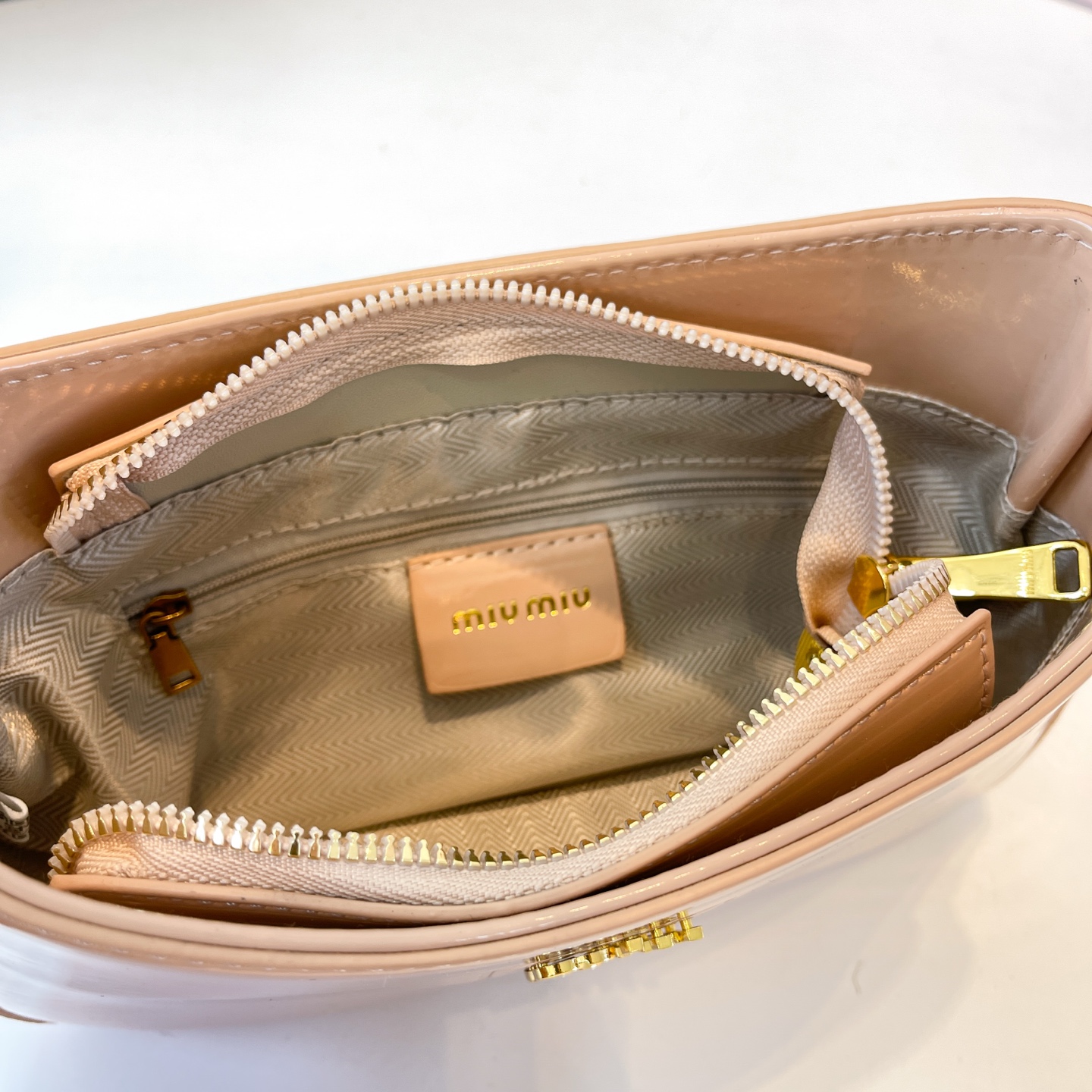 30$ dh miumiu 7861 Shoulder bag size 23X15X6 cm 50293623008 BY2429 gallery