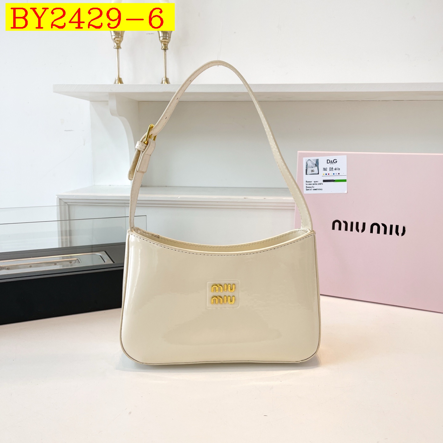 30$ dh miumiu 7861 Shoulder bag size 23X15X6 cm 50293623008 BY2429 gallery