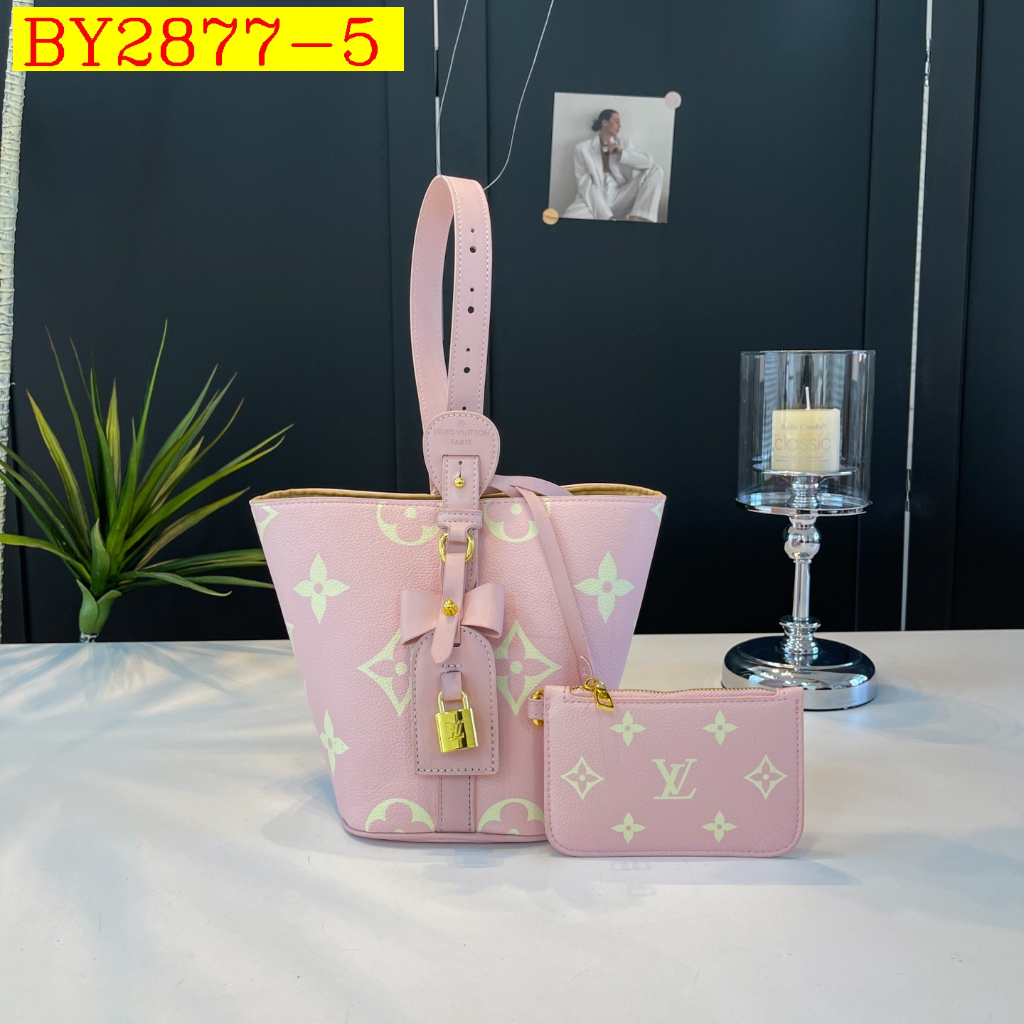 31$ LV 505 Shoulder bag size 25X19X14 cm 113284 BY2877 gallery