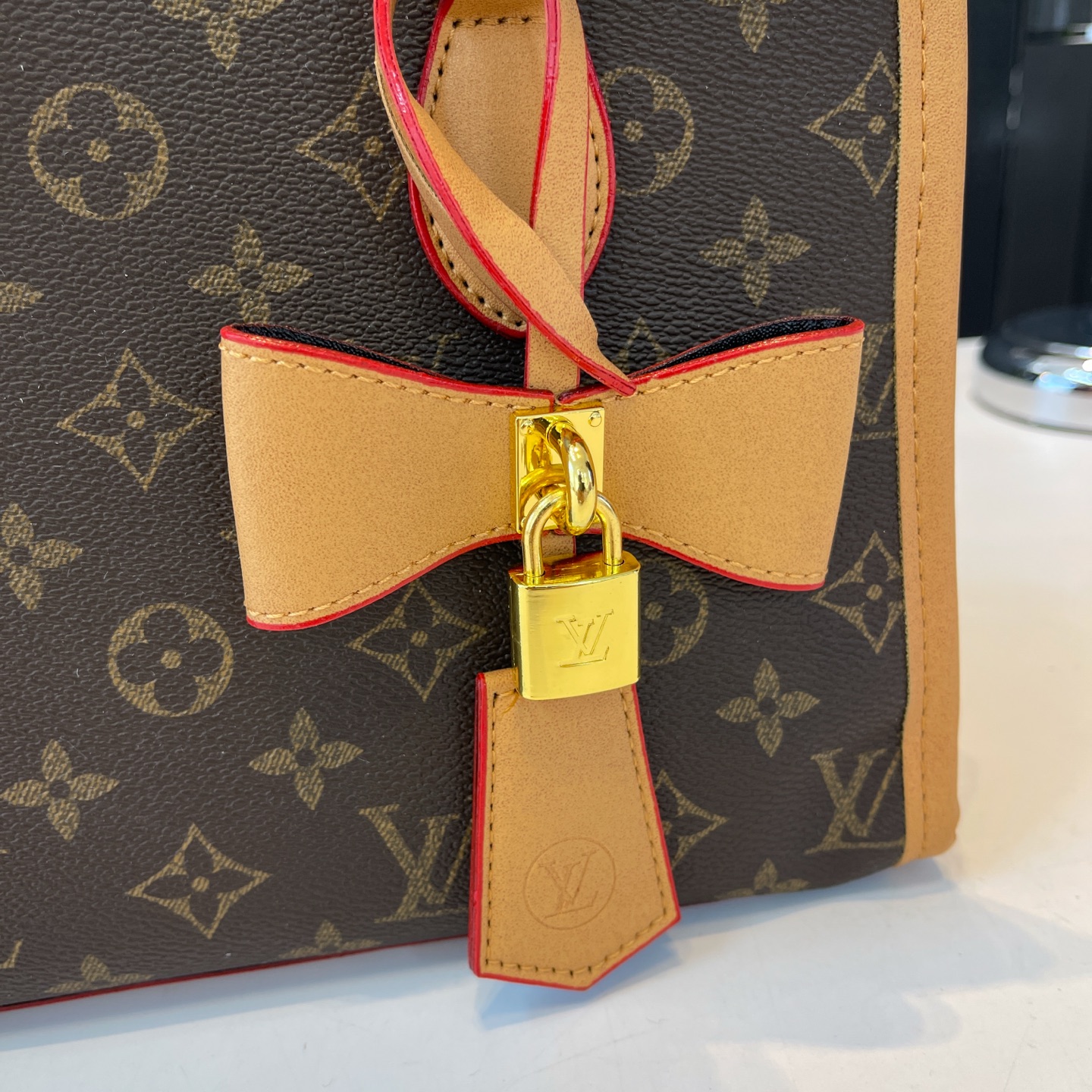 31$ LV 6506 Tote bag size 26X19X10 cm 518076 BY2831 gallery