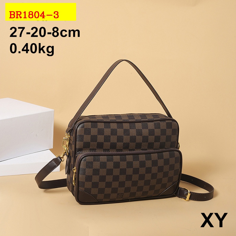 31$ LV 8226 Shoulder bag size 27x20x8 cm 313270 BR1804 gallery