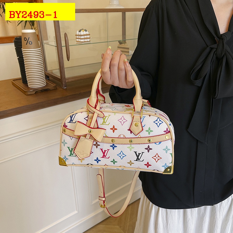 31$ dh LV 121 Shoulder bag size 28X14X11 cm 91504623115 BY2493 gallery