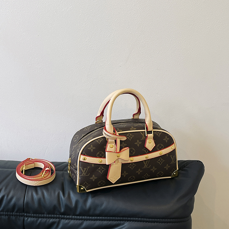 31$ dh LV 121 Shoulder bag size 28X14X11 cm 91504623115 BY2493 gallery