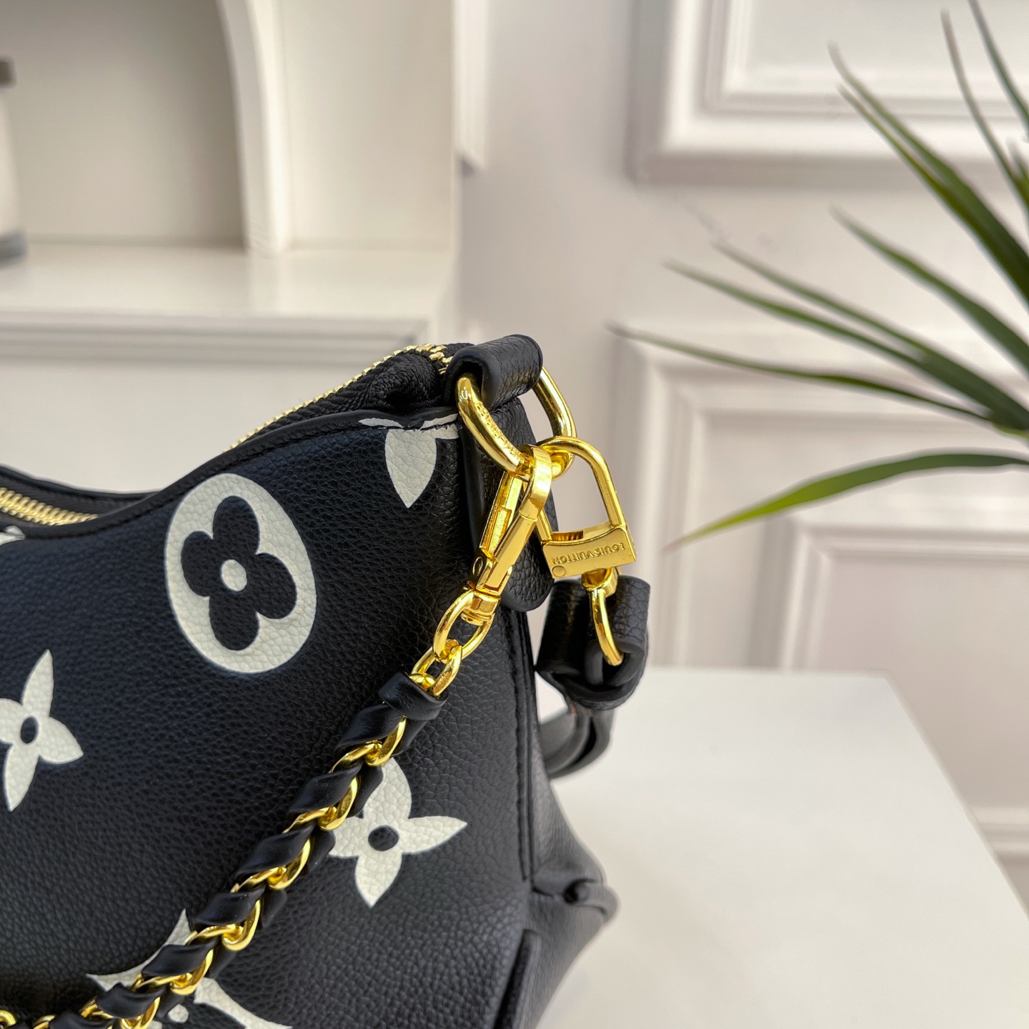 31$ dh LV 2503 Shoulder bag size 30X20X11 cm 91508623115 BY2293 gallery