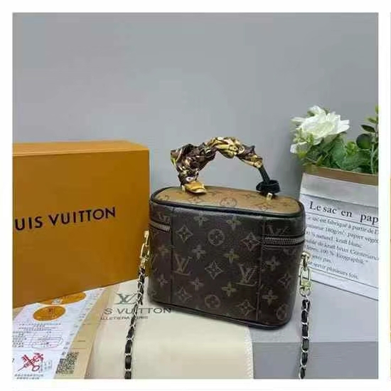 31$ dh LV 31357 Shoulder bag size 18X13X10 cm 91815223210 BY2519 gallery