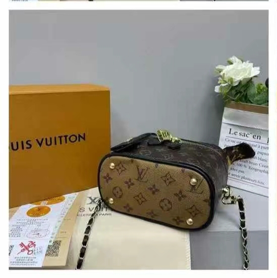 31$ dh LV 31357 Shoulder bag size 18X13X10 cm 91815223210 BY2519 gallery