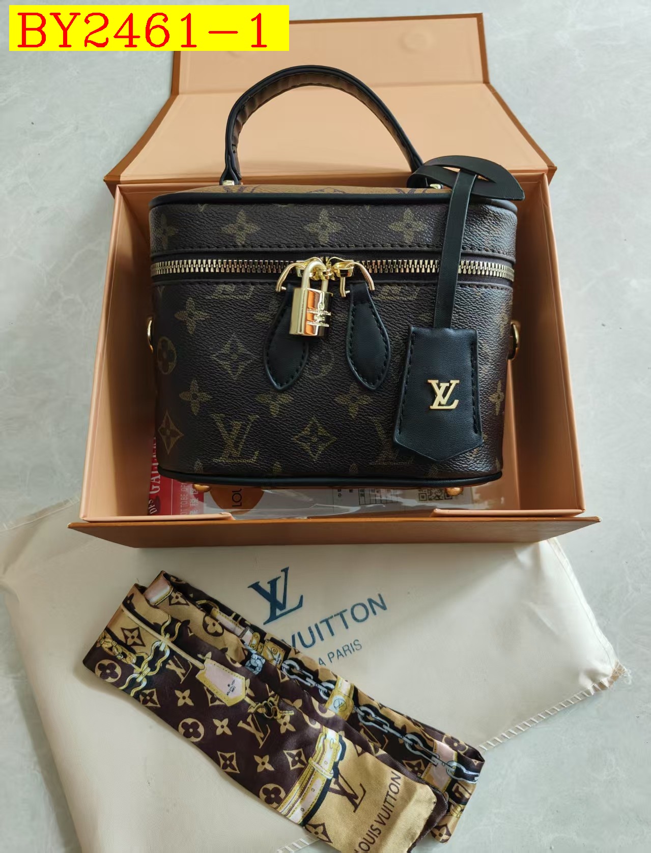 31$ dh LV 31357 Shoulder bag size 19X13X10 cm 91615223210 BY2461 gallery