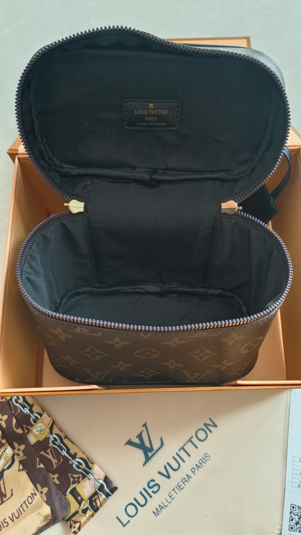 31$ dh LV 31357 Shoulder bag size 19X13X10 cm 91615223210 BY2461 gallery