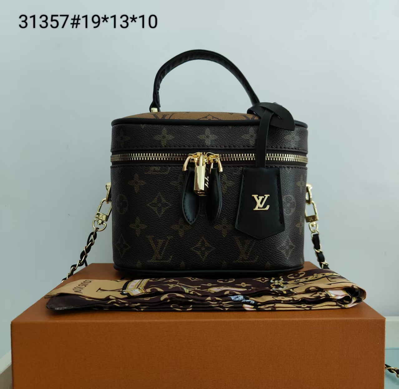 31$ dh LV 31357 Shoulder bag size 19X13X10 cm 91615223210 BY2461 gallery