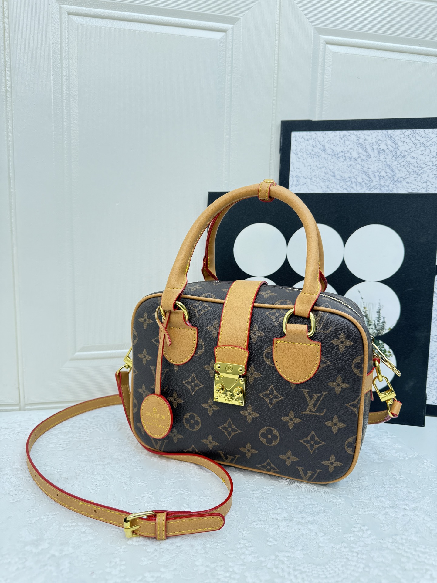 31$ dh LV 6870 Shoulder bag size 24x18x9 cm 91506823117 BY2553 gallery