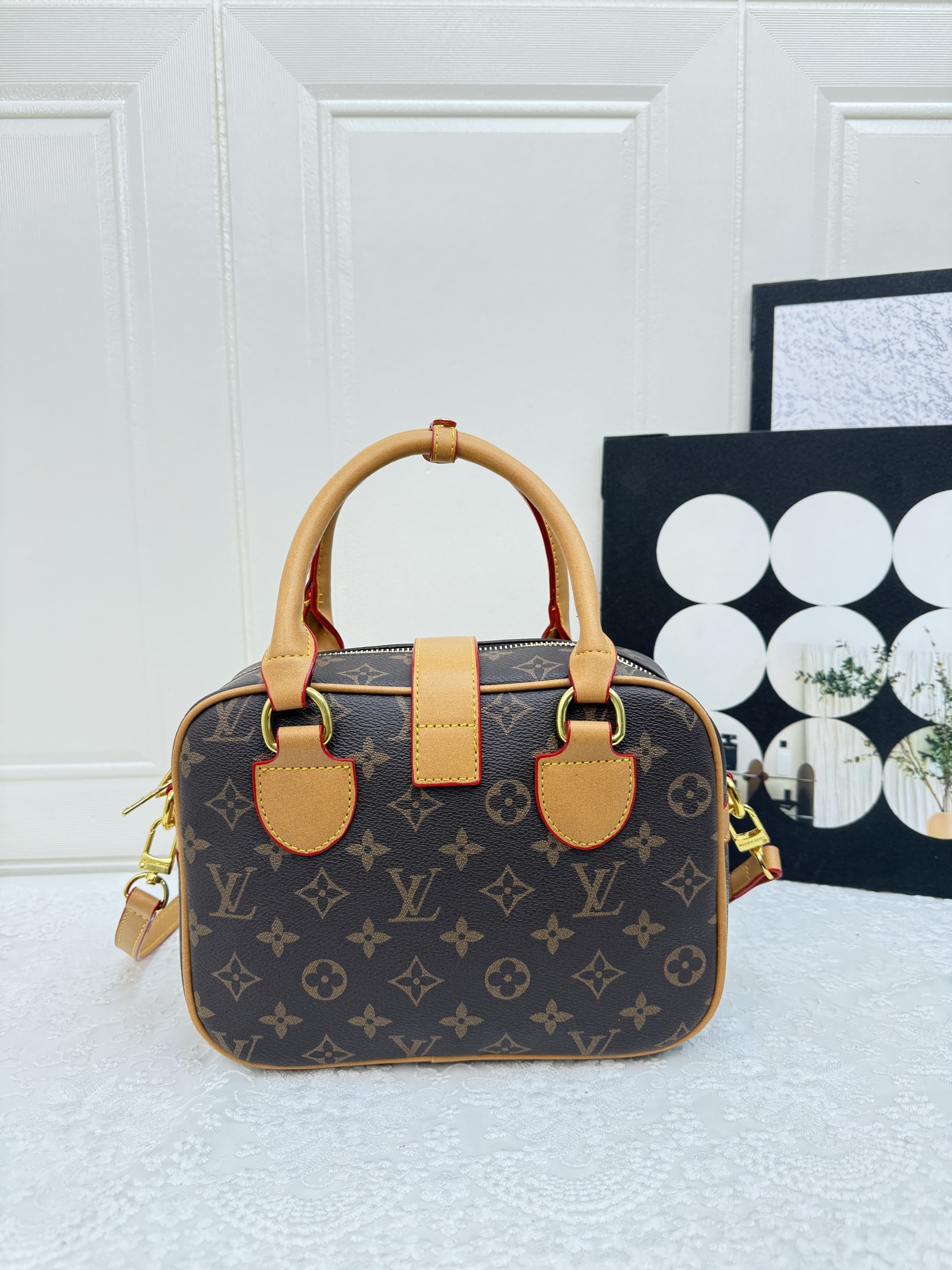 31$ dh LV 6870 Shoulder bag size 24x18x9 cm 91506823117 BY2553 gallery
