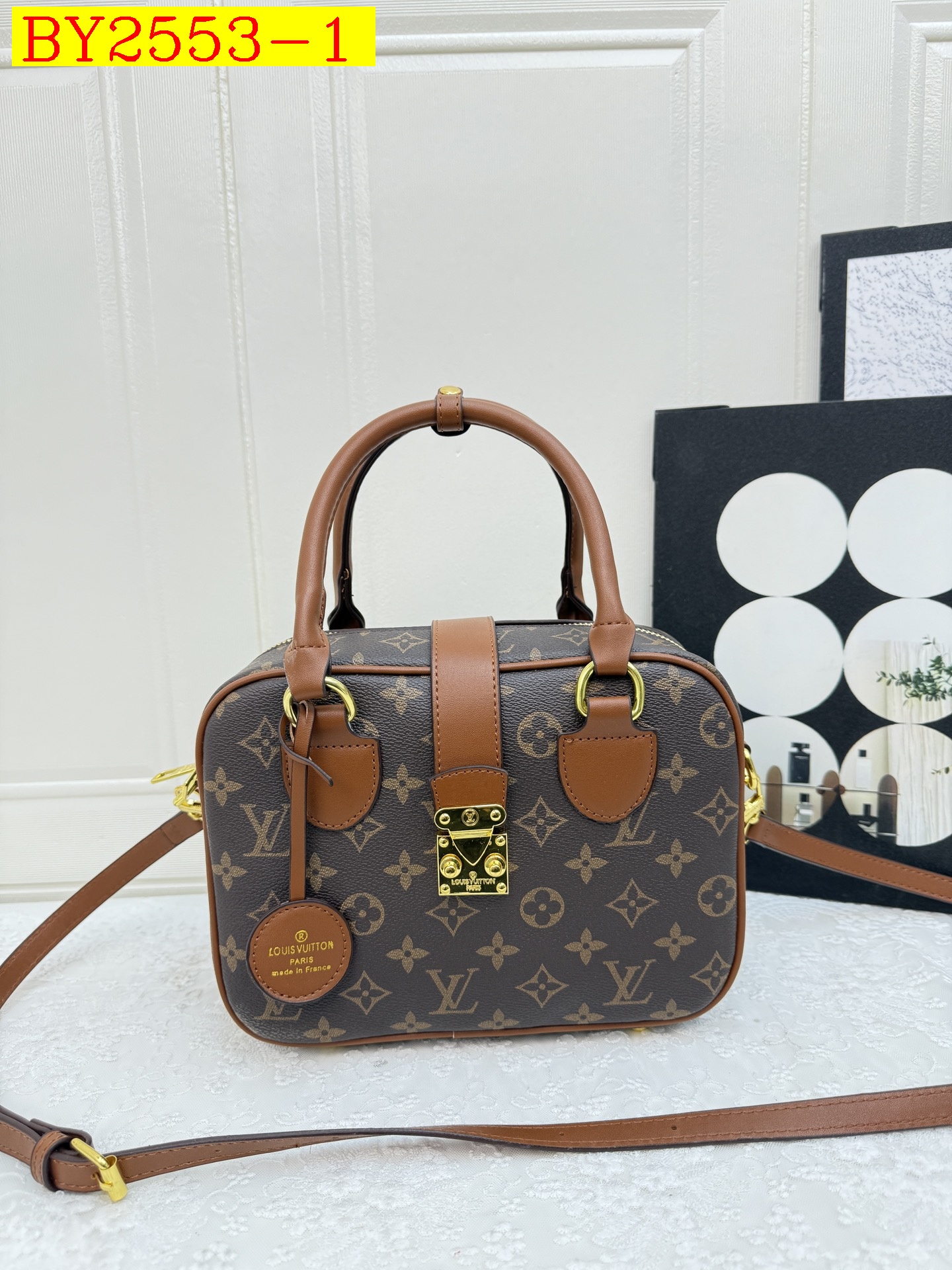 31$ dh LV 6870 Shoulder bag size 24x18x9 cm 91506823117 BY2553 gallery