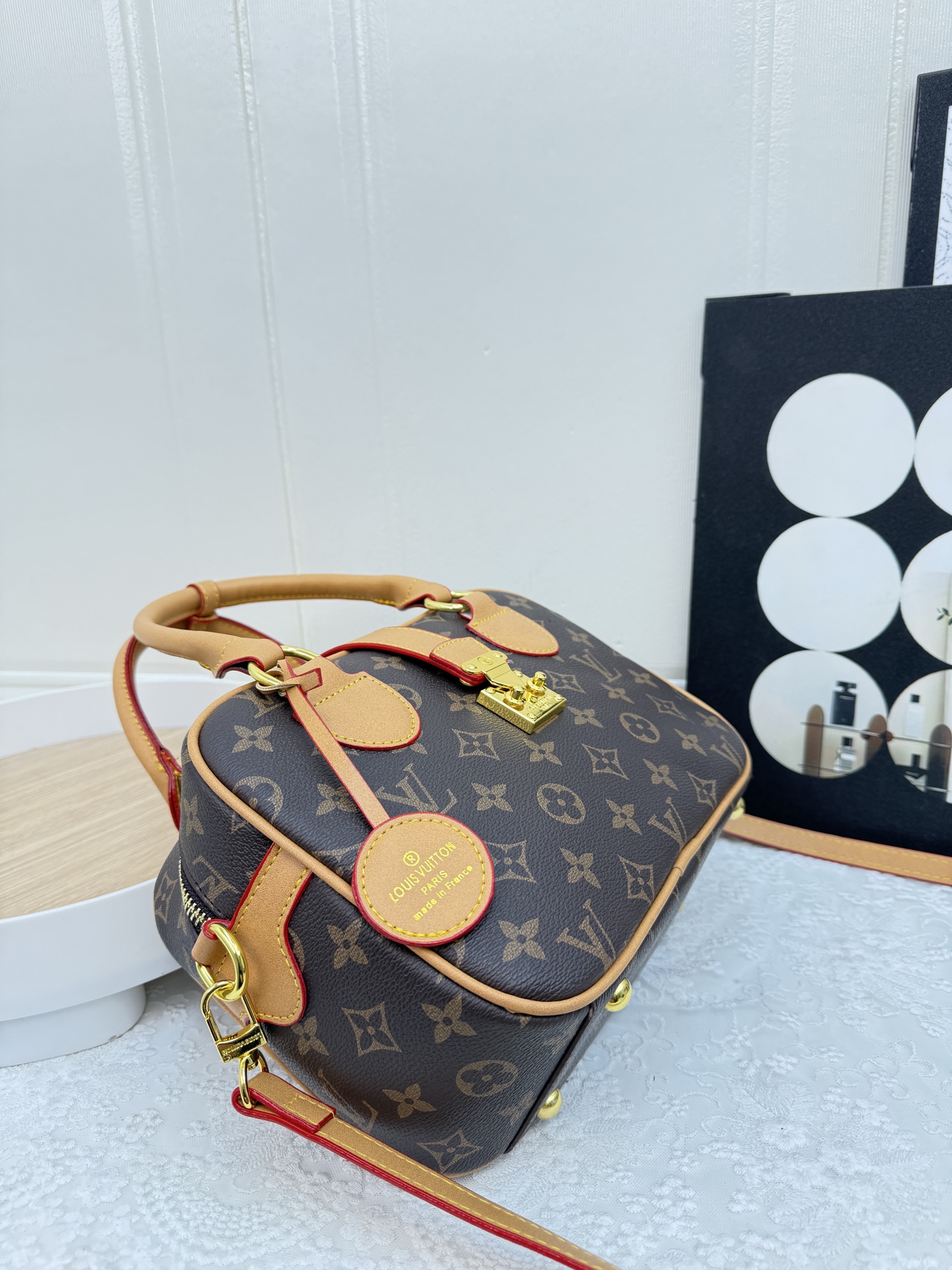 31$ dh LV 6870 Shoulder bag size 24x18x9 cm 91506823117 BY2553 gallery