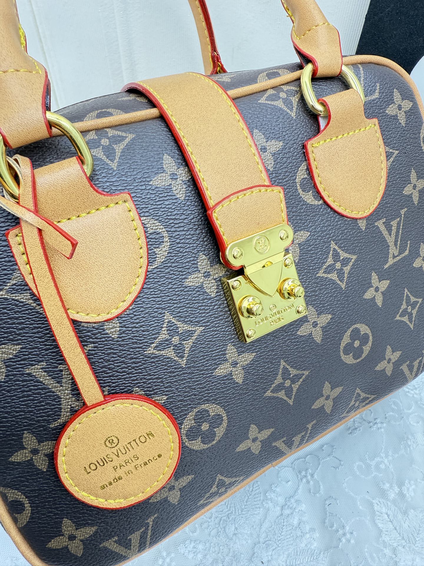 31$ dh LV 6870 Shoulder bag size 24x18x9 cm 91506823117 BY2553 gallery