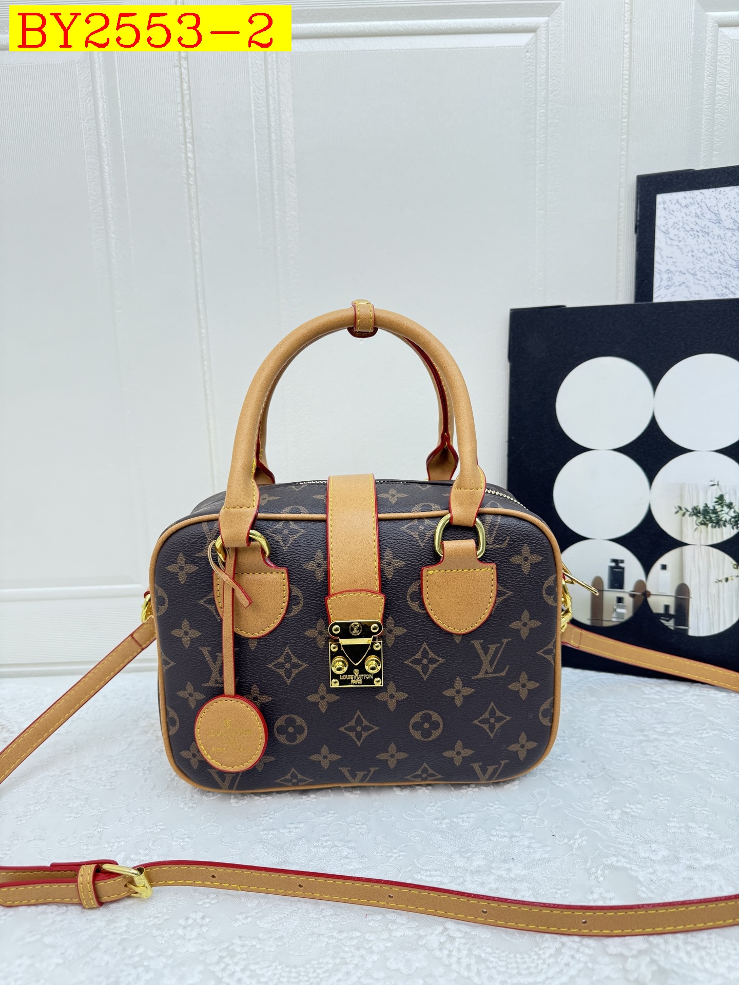 31$ dh LV 6870 Shoulder bag size 24x18x9 cm 91506823117 BY2553 gallery