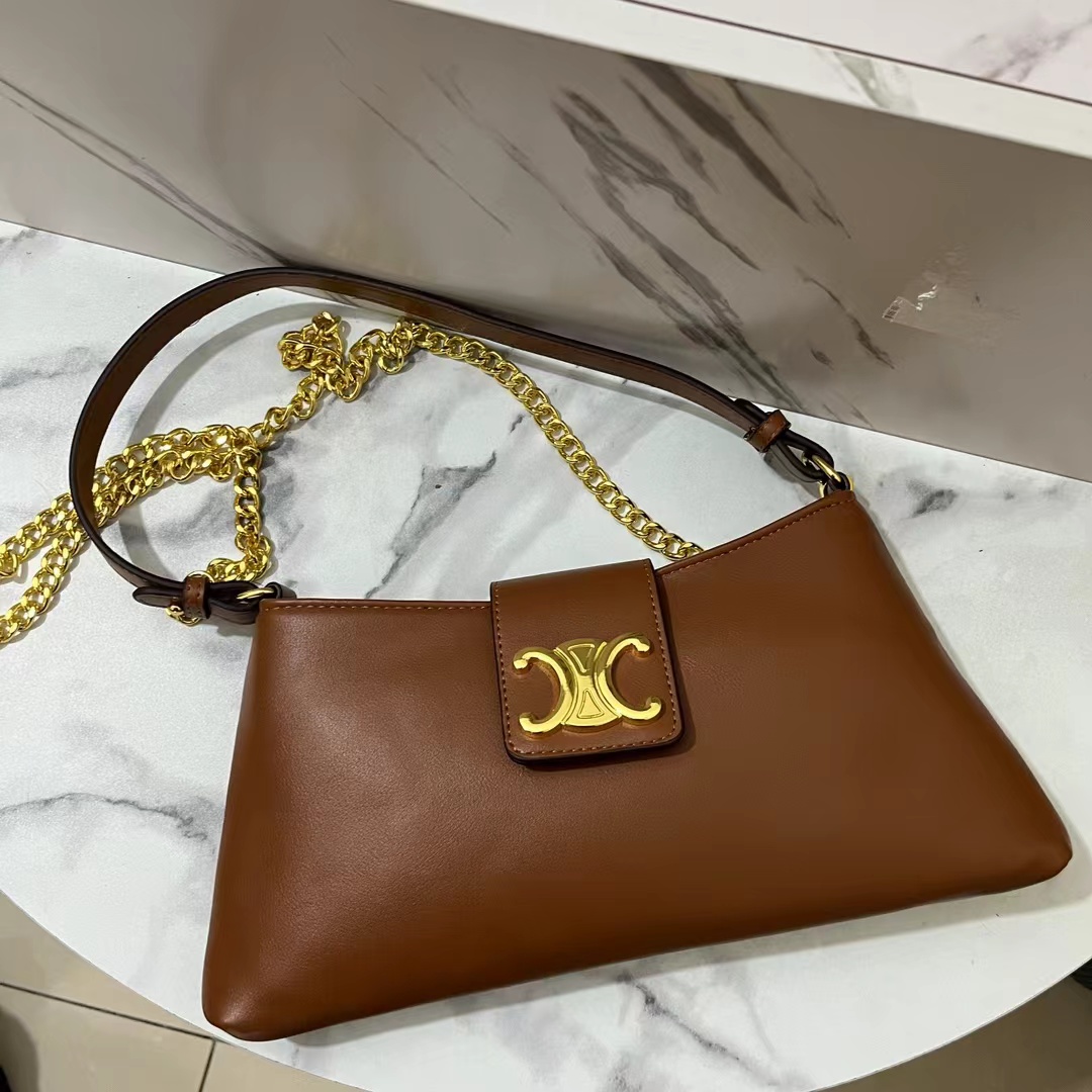 31$ new_dh CELINE_8097 91604822091 QS3B159 gallery