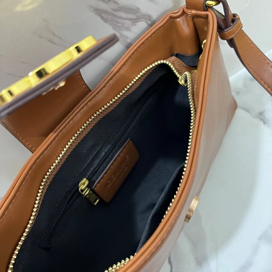 31$ new_dh CELINE_8097 91604822091 QS3B159 gallery