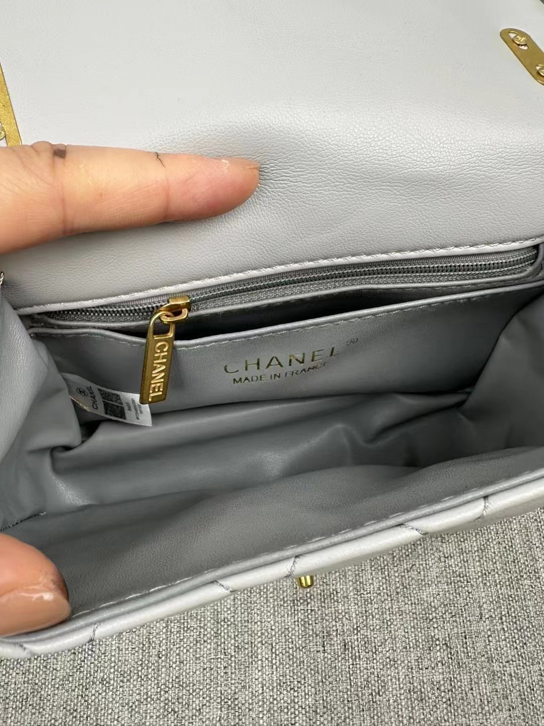31$ new_dh CHANEL_6681 SIZE 18X7X13 CM 91514022093 XR5B105 gallery