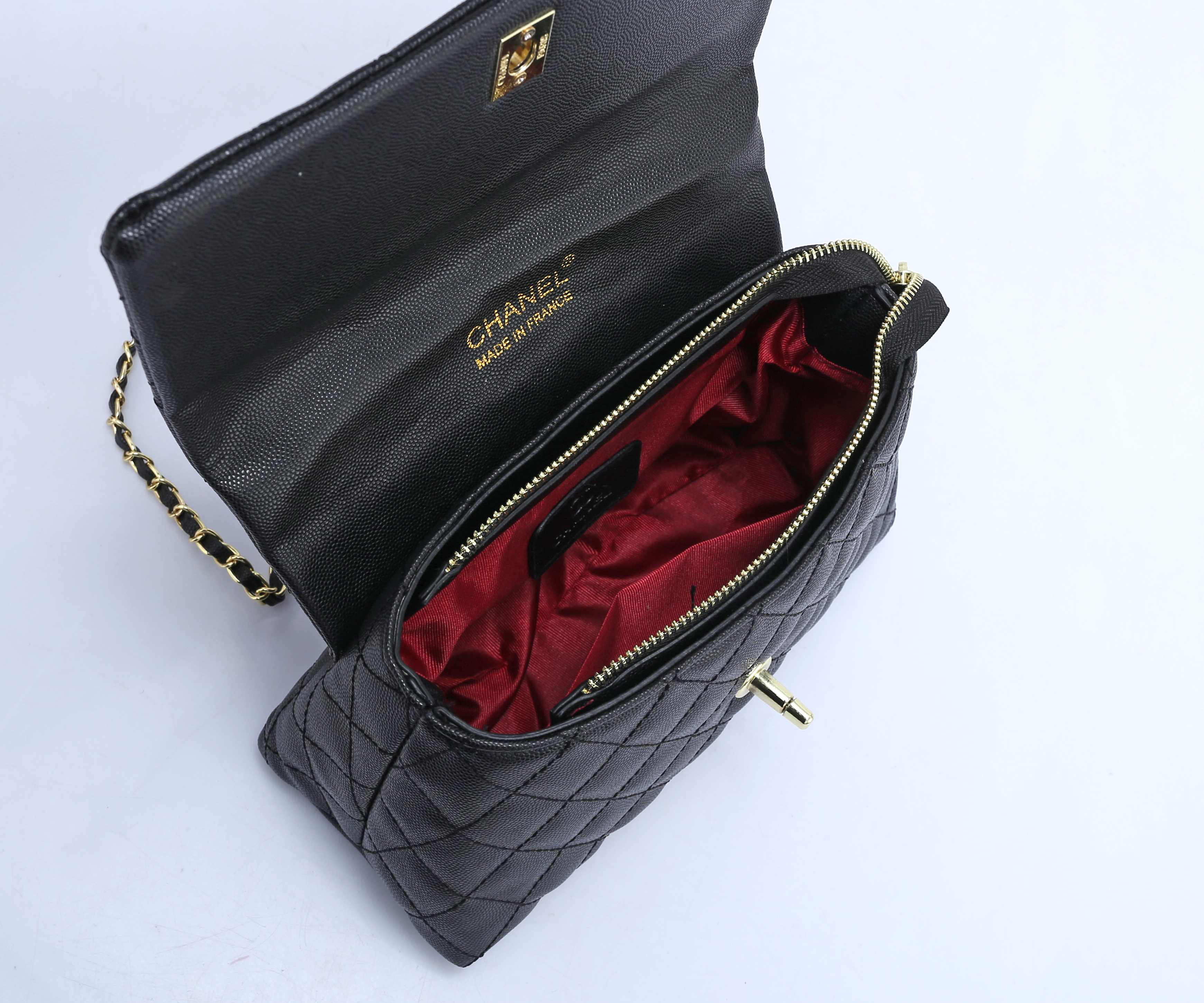 32$ CHANEL Y8005 Shoulder bag size 24x15x9 cm 811260 BR2028 gallery
