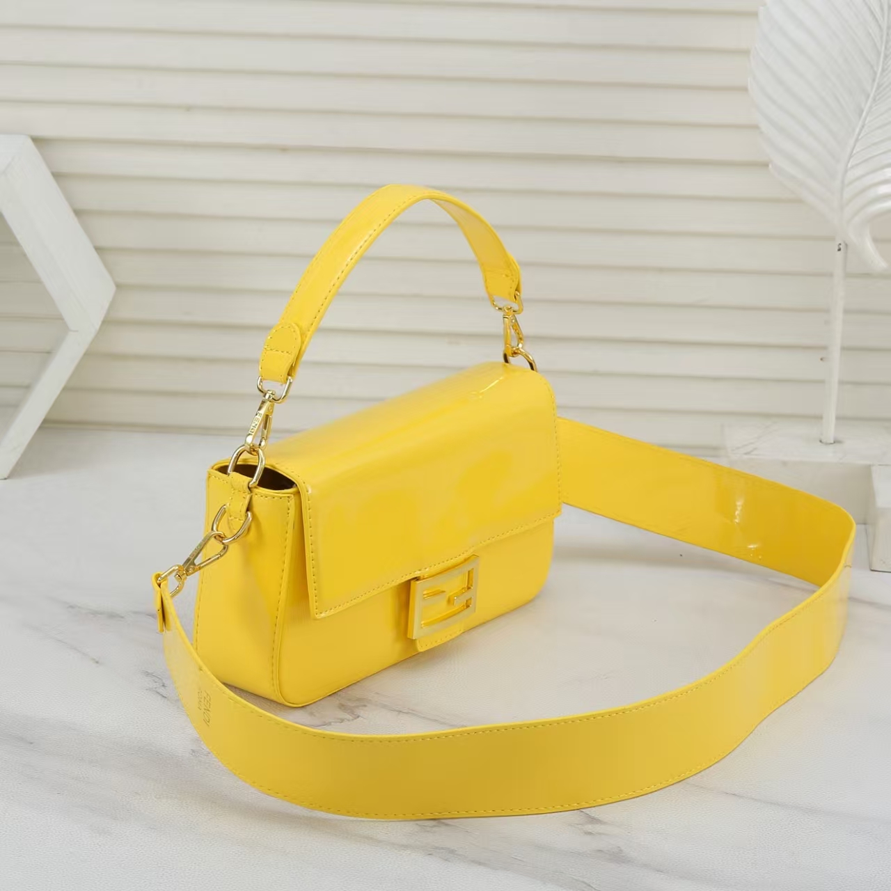 32$ FENDI 5635 size 25x17x7x cm 417316 BR1862 gallery