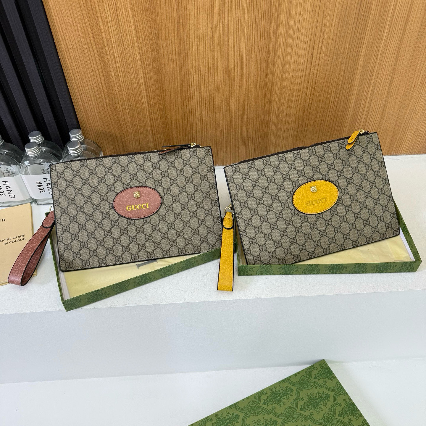 32$ GUCCI 66618 Toiletries bag size 30X20 cm 110316 DX742 gallery