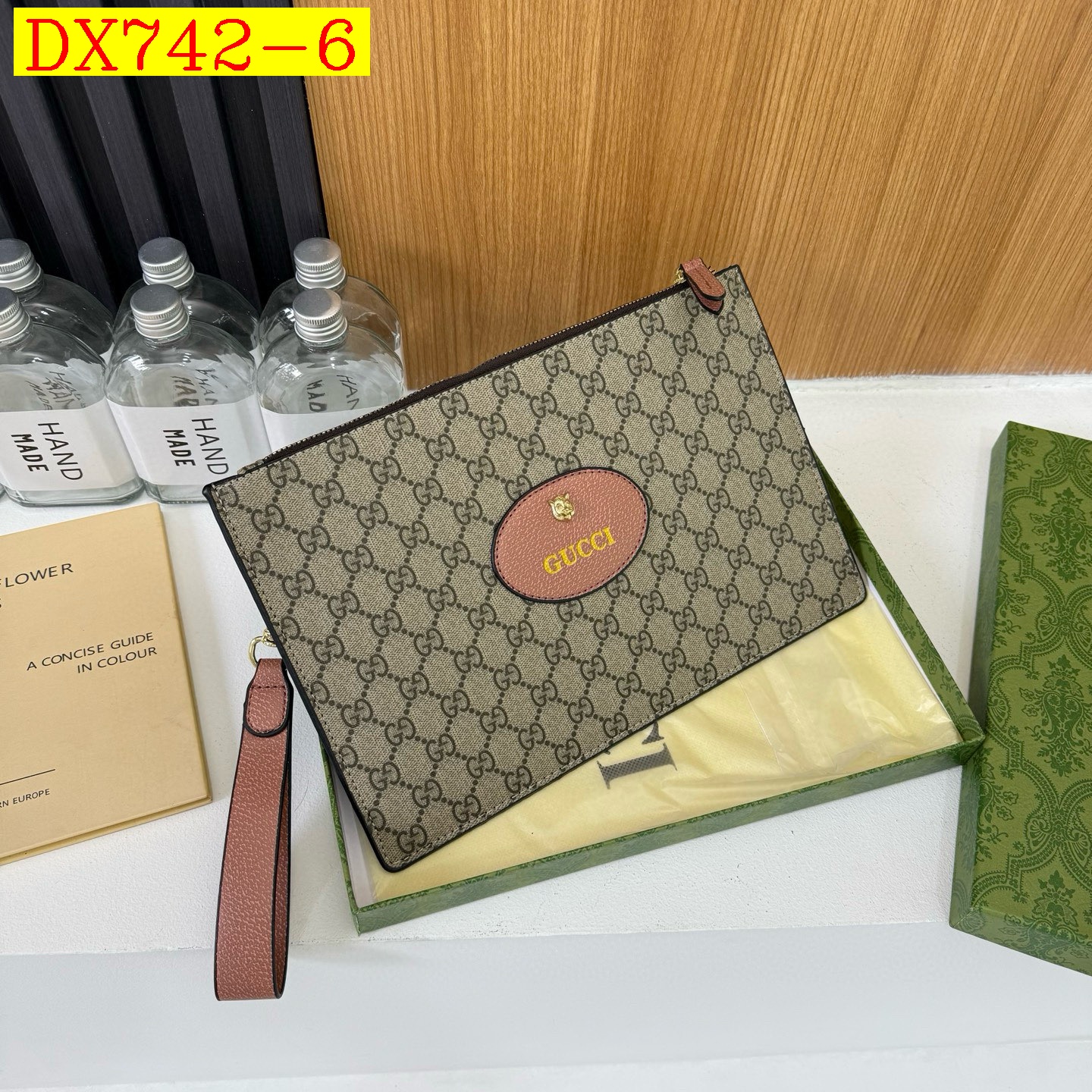 32$ GUCCI 66618 Toiletries bag size 30X20 cm 110316 DX742 gallery