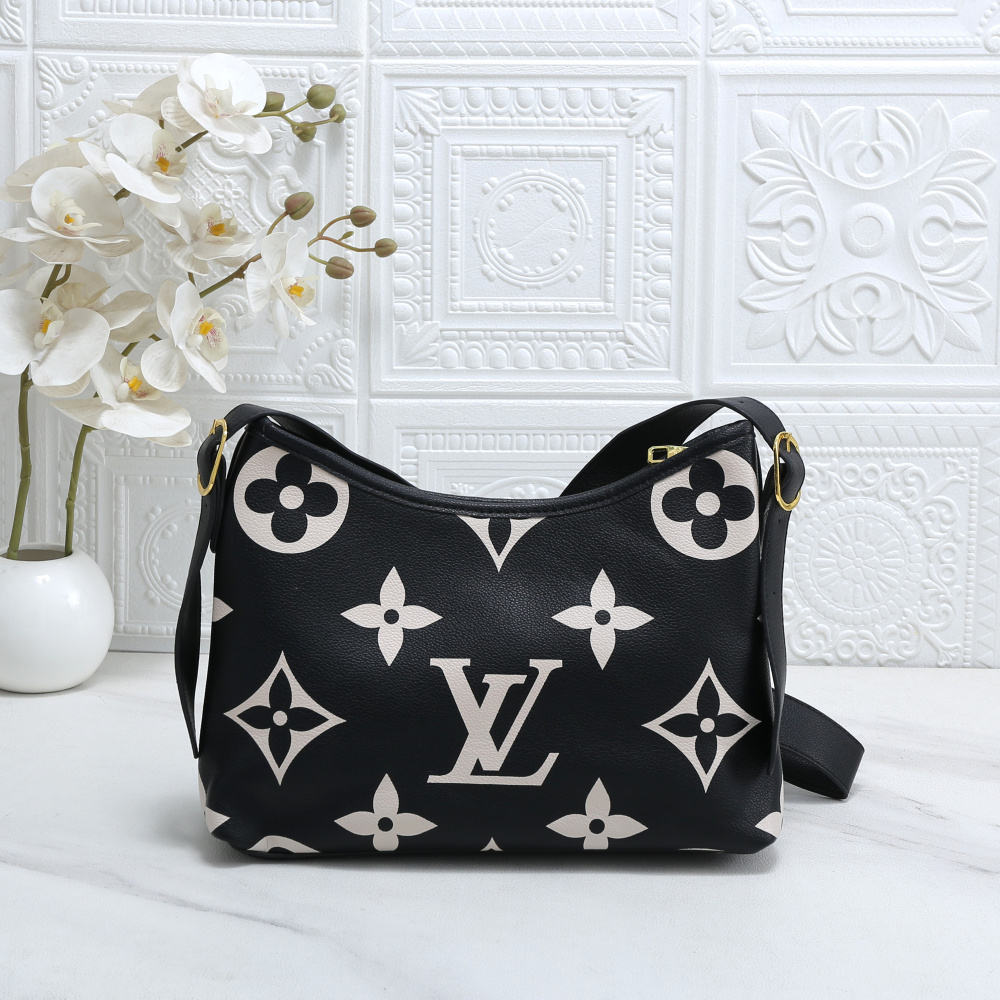 32$ LV 6169 Shoulder bag sIze 31X20X11 cm 916220 BR1946 gallery