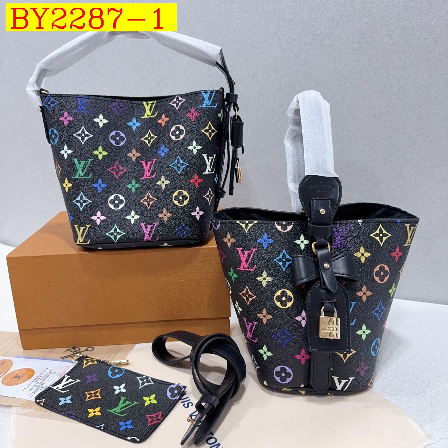 32$ dh LV 003 Shoulder bag size 25X19X12 cm 71418023224 BY2287 gallery