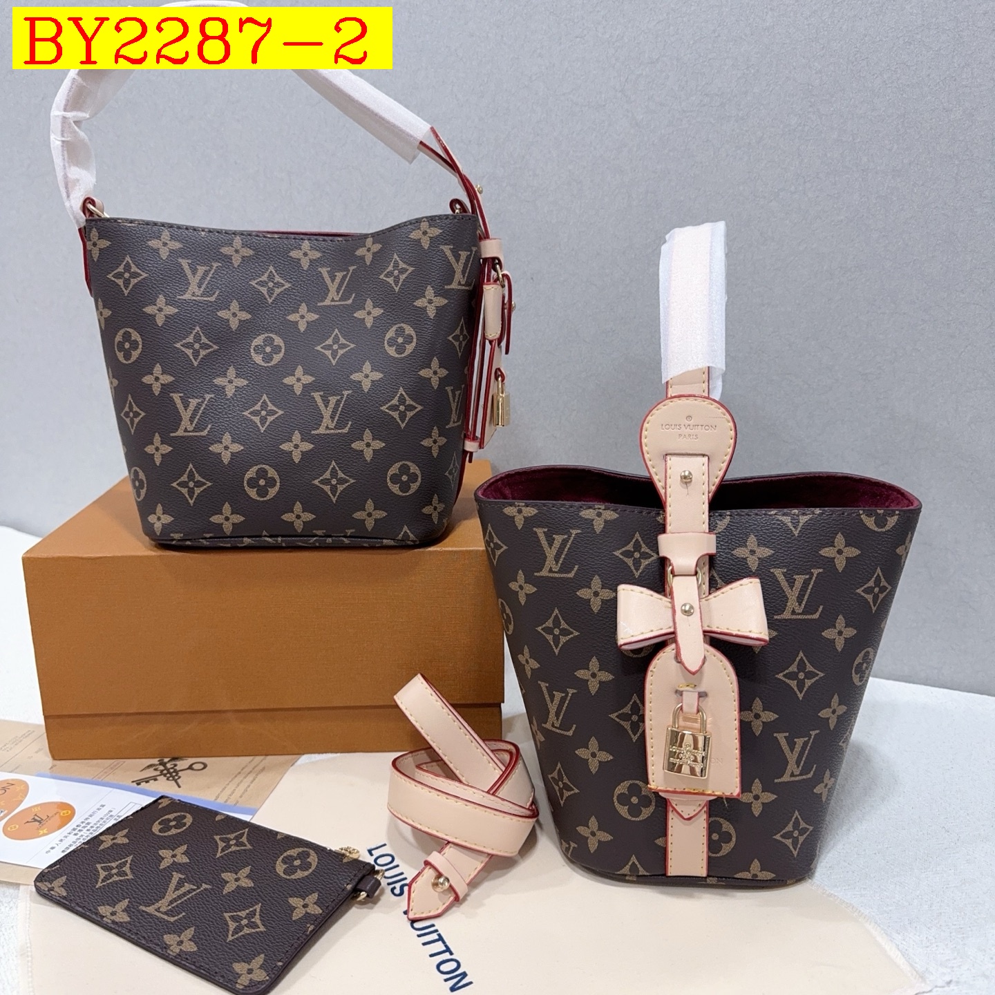 32$ dh LV 003 Shoulder bag size 25X19X12 cm 71418023224 BY2287 gallery