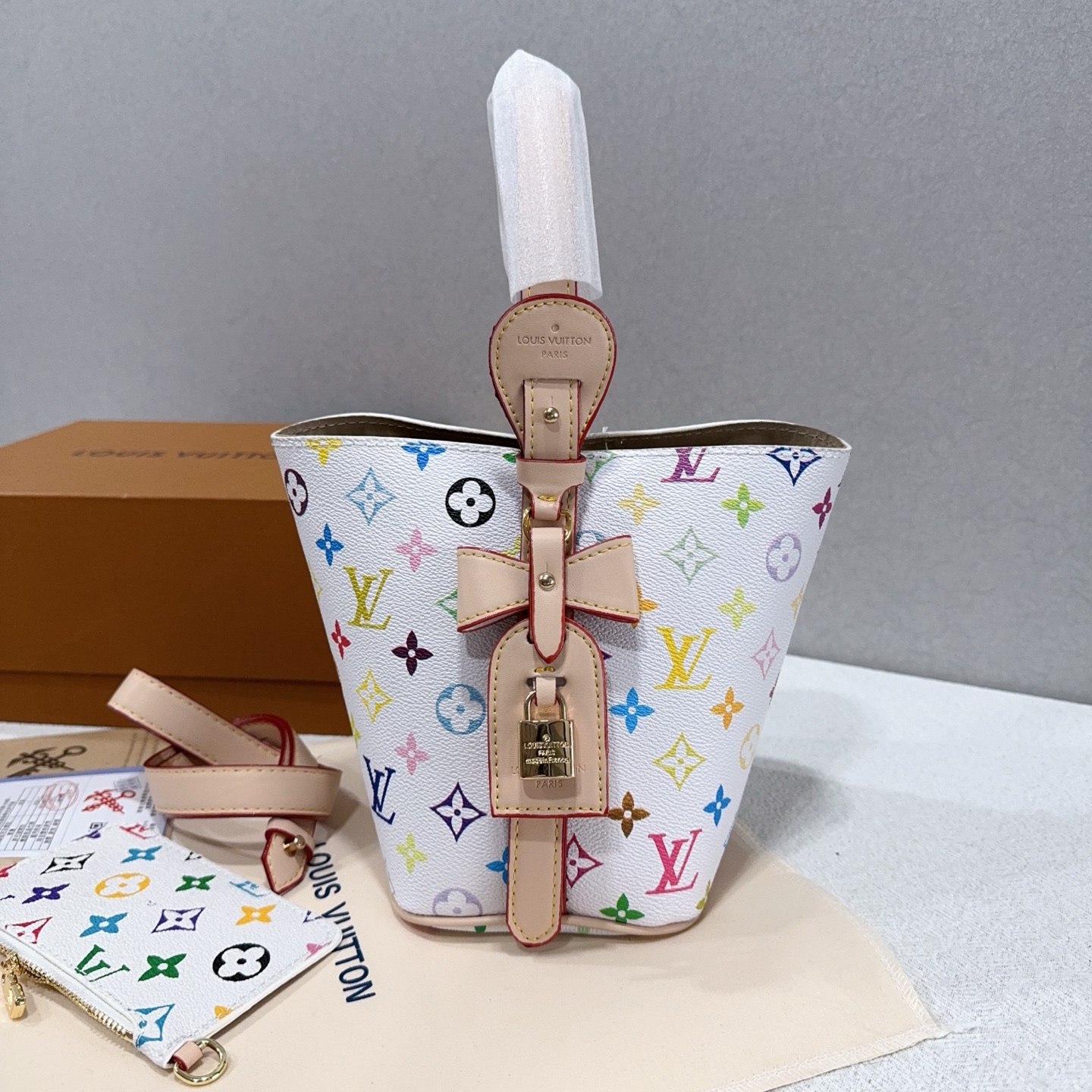 32$ dh LV 003 Shoulder bag size 25X19X12 cm 71418023224 BY2287 gallery