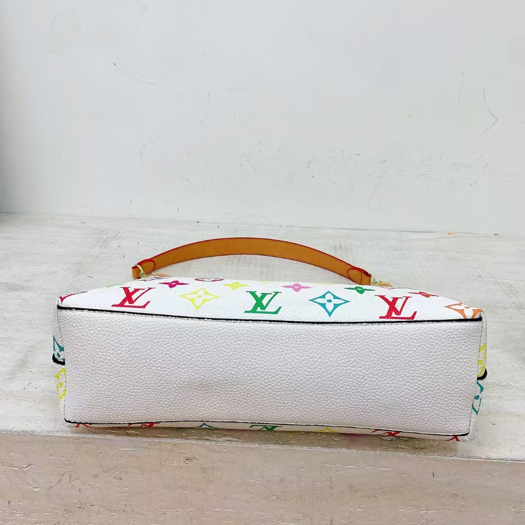 32$ dh LV 133 Shoulder bag size 33X10X22 cm 41509023223 BY2499 gallery
