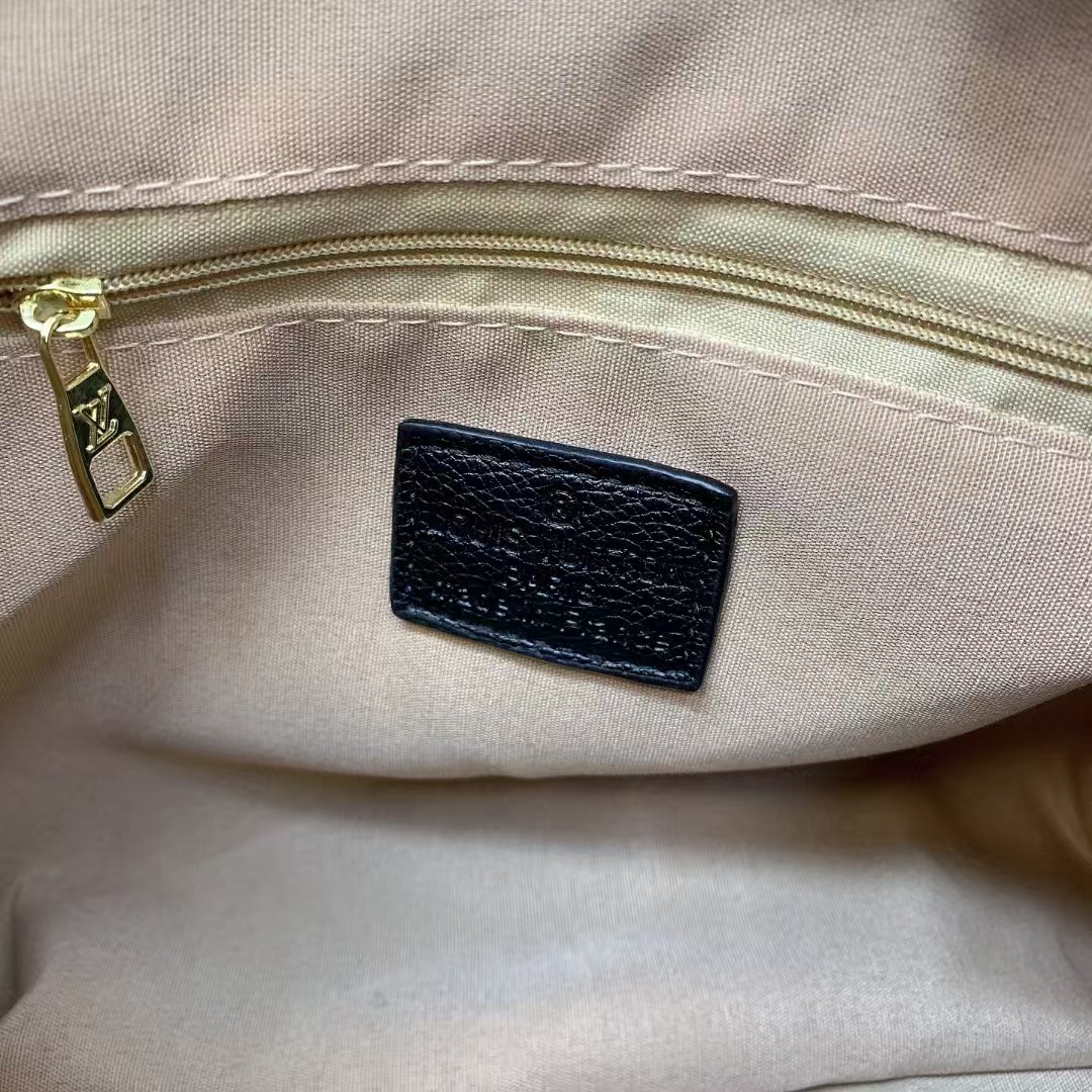 32$ dh LV 133 Shoulder bag size 33X10X22 cm 41509023223 BY2499 gallery