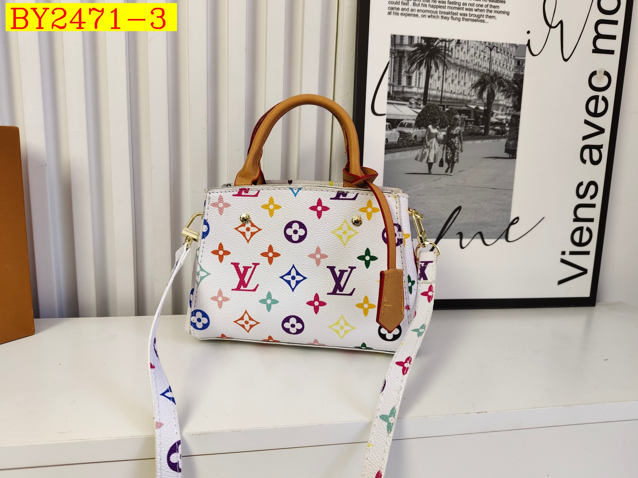 32$ dh LV 8300 Shoulder bag size 20X14X8 cm 61304223224 BY2471 gallery