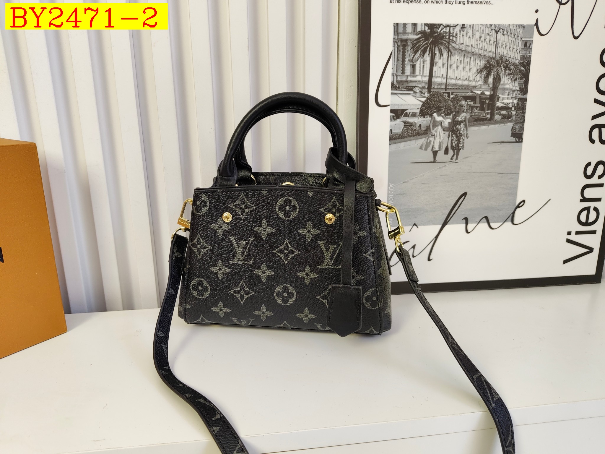 32$ dh LV 8300 Shoulder bag size 20X14X8 cm 61304223224 BY2471 gallery