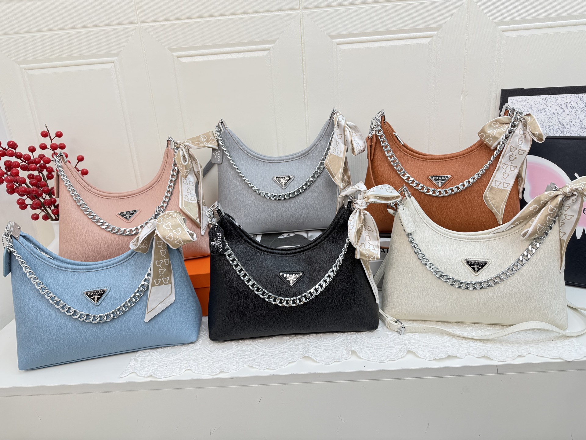 32$ dh PRADA JYH8622 Shoulder bag size 31x26x10 cm 71804023223 BY2597 gallery