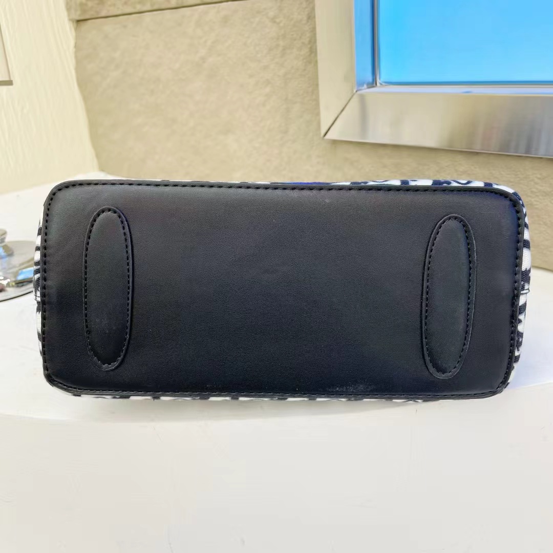 32$ new_dh DIOR 93069 SIZE 28X13X21 CM 91514623100 ZY8B80 gallery