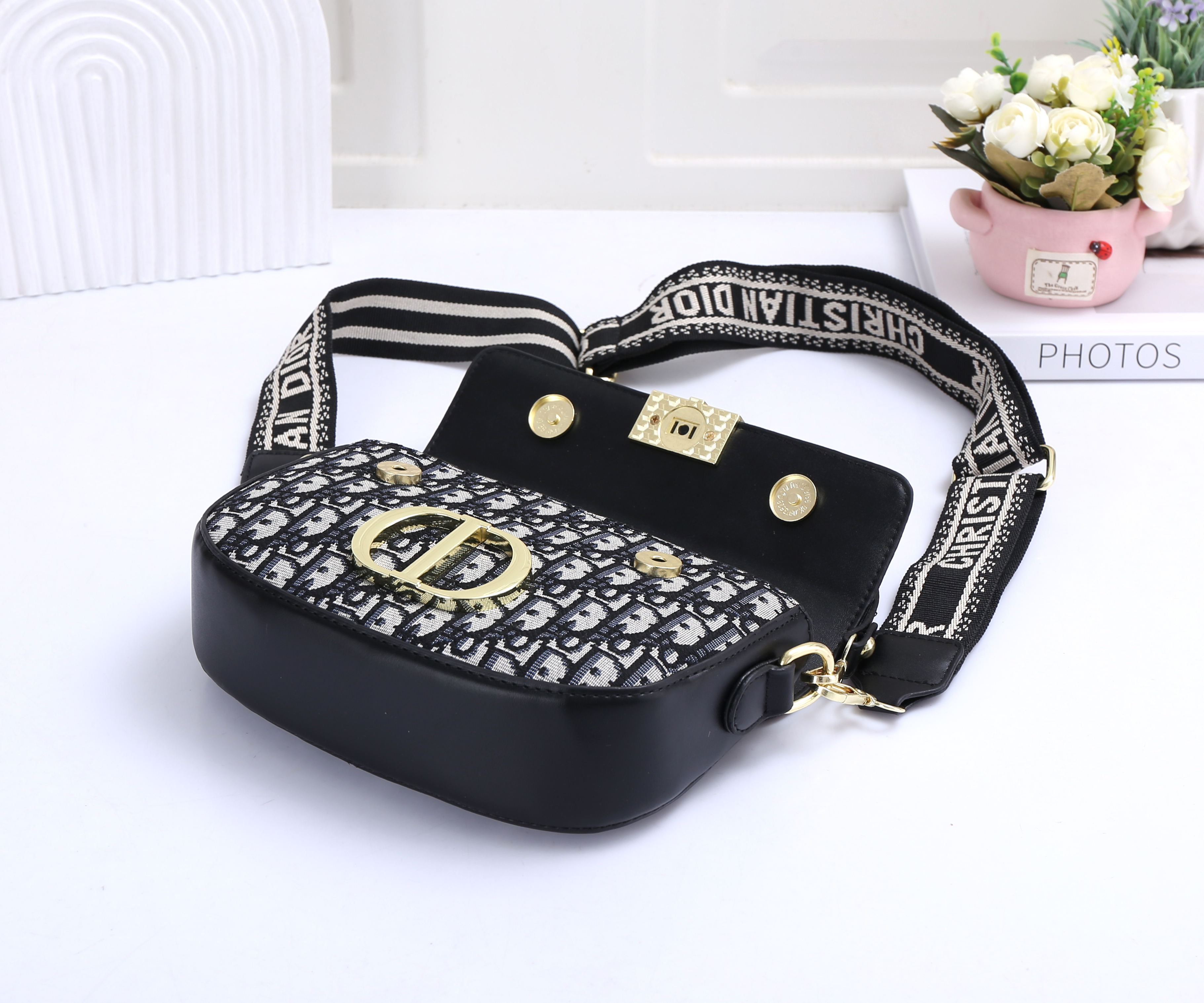 32$ new_dh dior_8850 SIZE 23X16X6 CM 91514623007 XR4B125 gallery