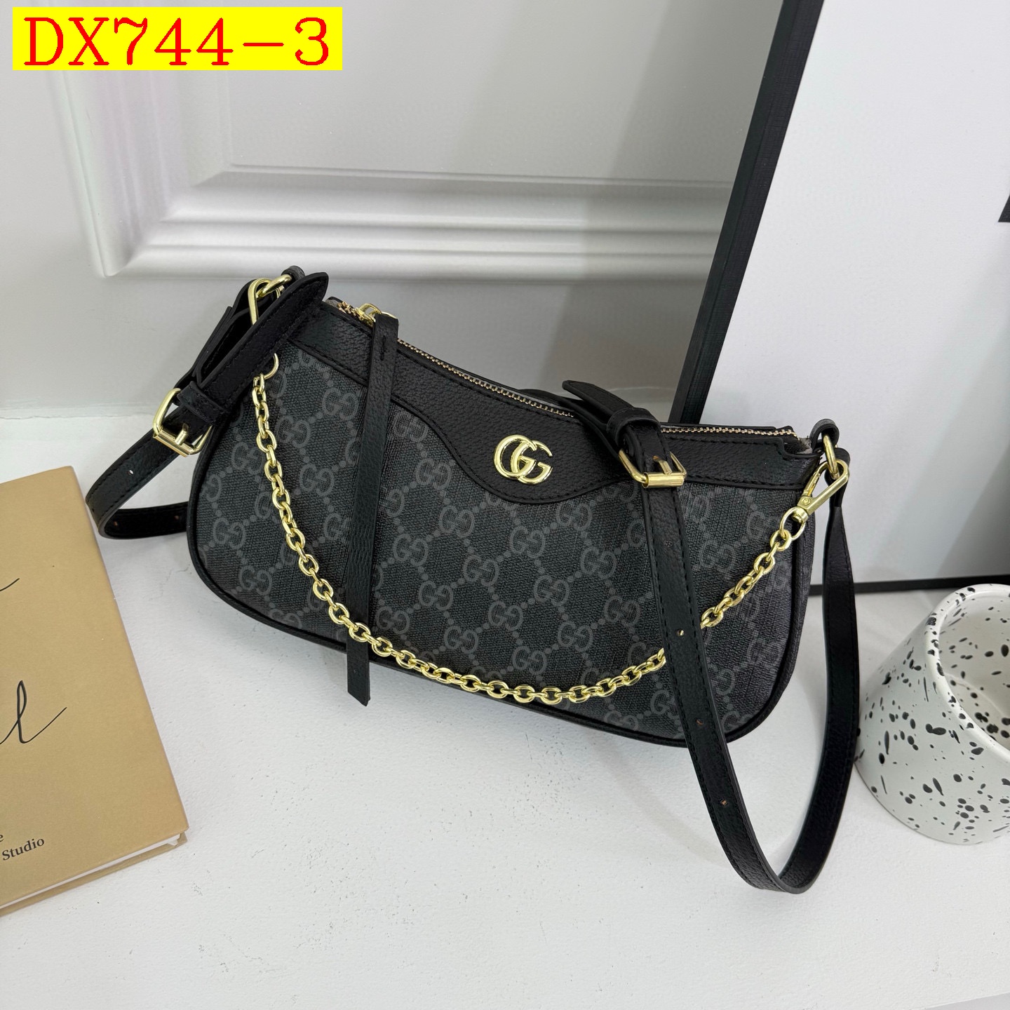 33$ GUCCI 68012 PU Shoulder bag size 25X14X6 cm 010416 DX744 gallery