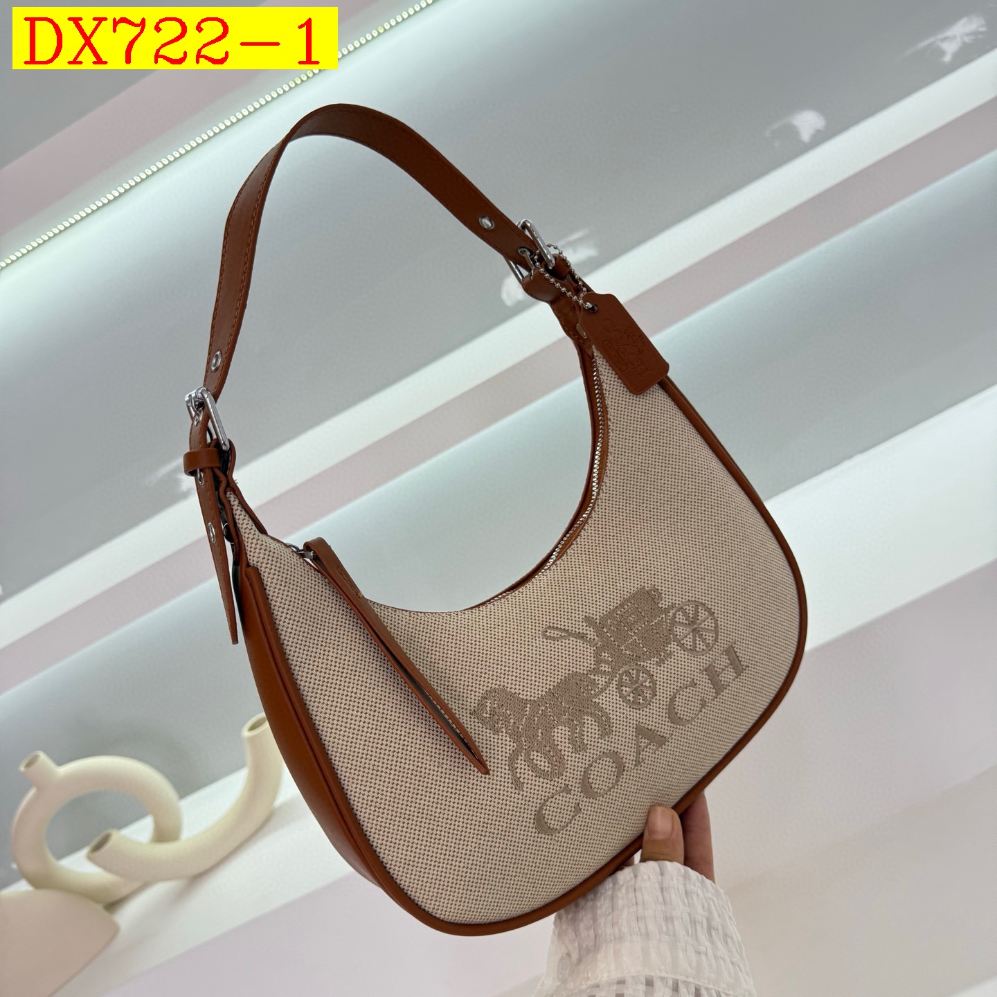 33$ coach Shoulder bag size 28x23x7 cm 211460 DX722 gallery