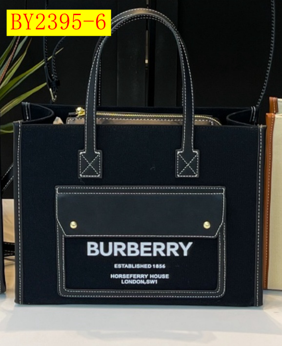 33$ dh BURBERRY 105 Tote bag size 34X25X13 cm 71405023332 BY2395 gallery